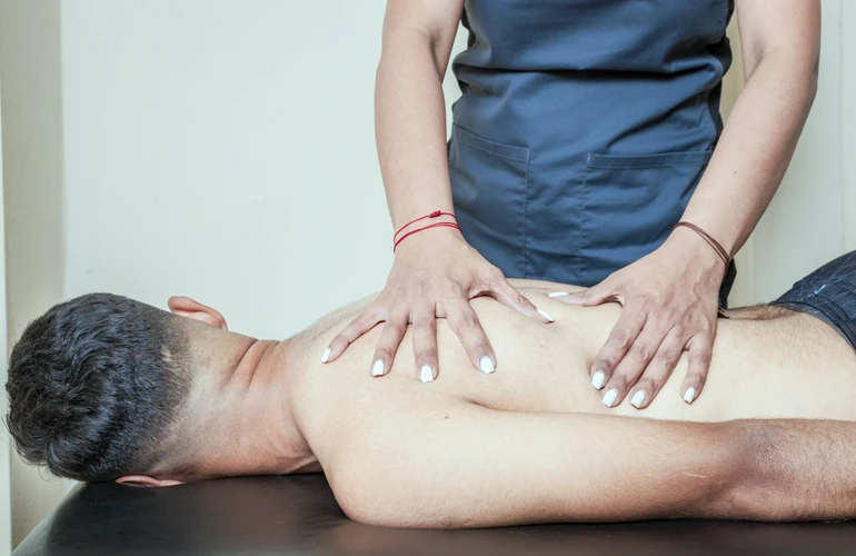 Fotele rehabilitacyjne – nowoczesne wsparcie w skutecznej terapii i diagnostyce